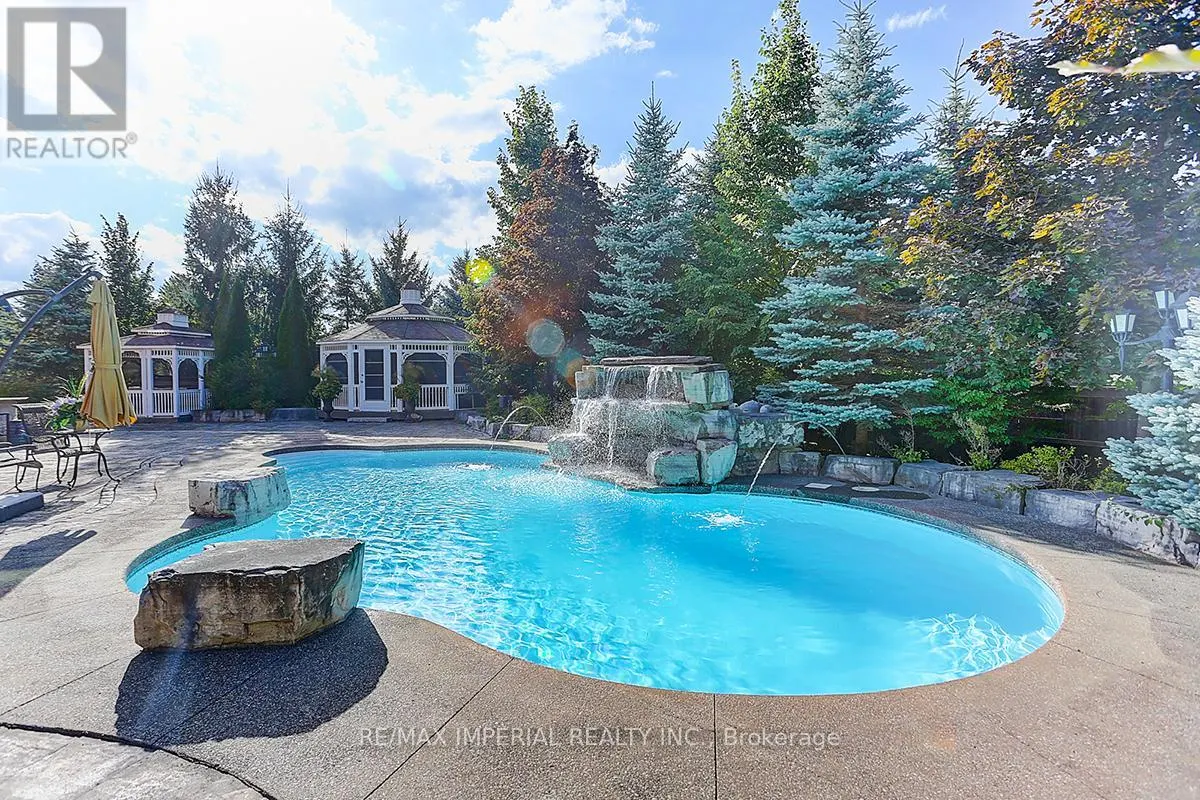 39 FIORELLO COURT