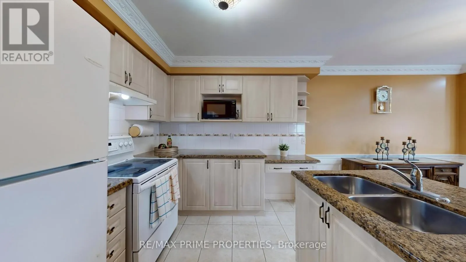 49 REMBRANDT DRIVE