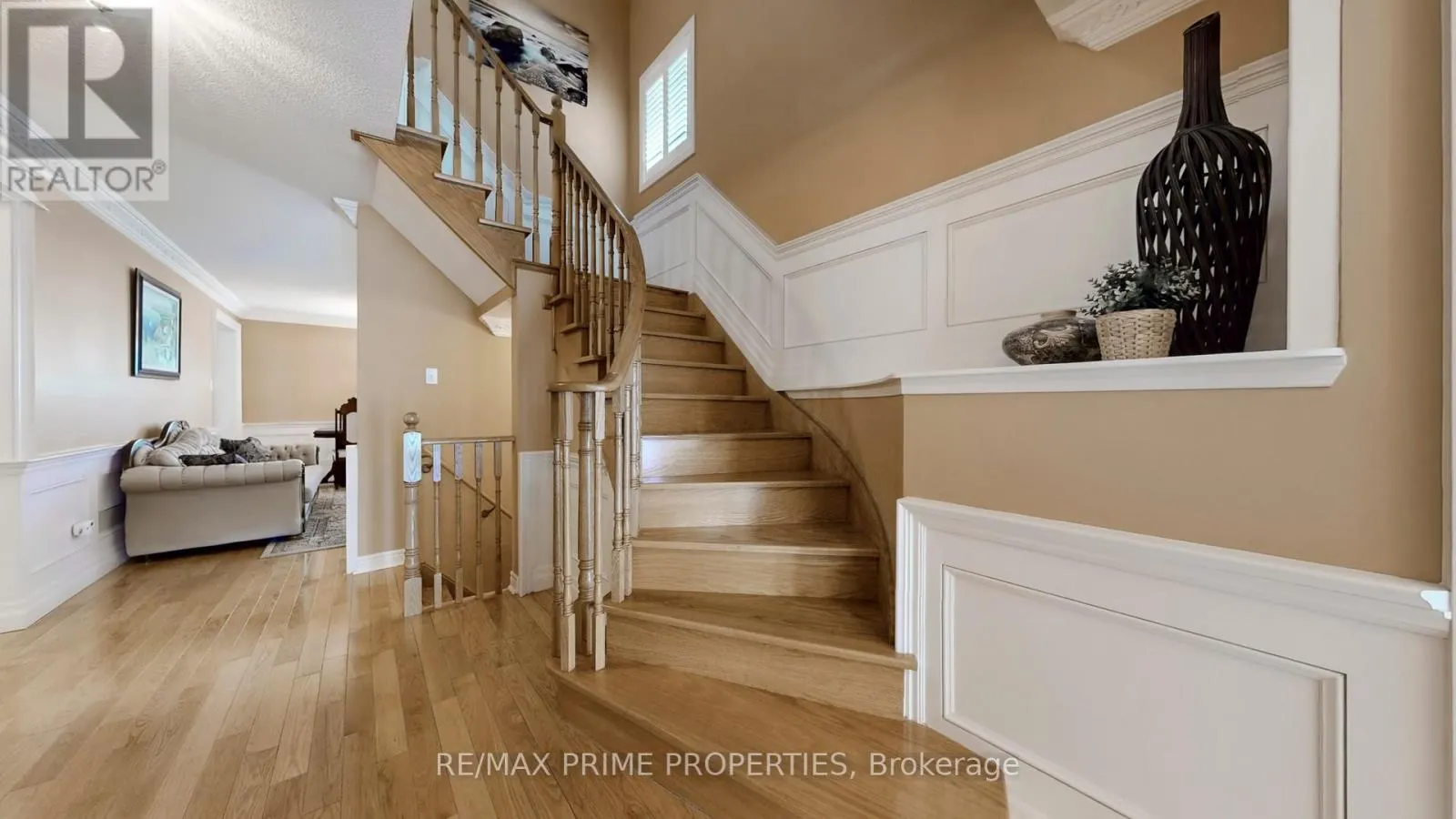 49 REMBRANDT DRIVE