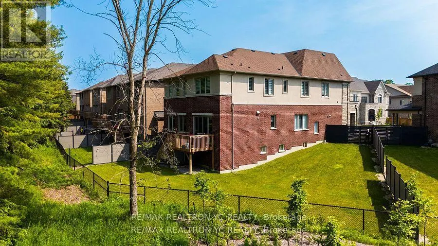 216 SIKURA CIRCLE