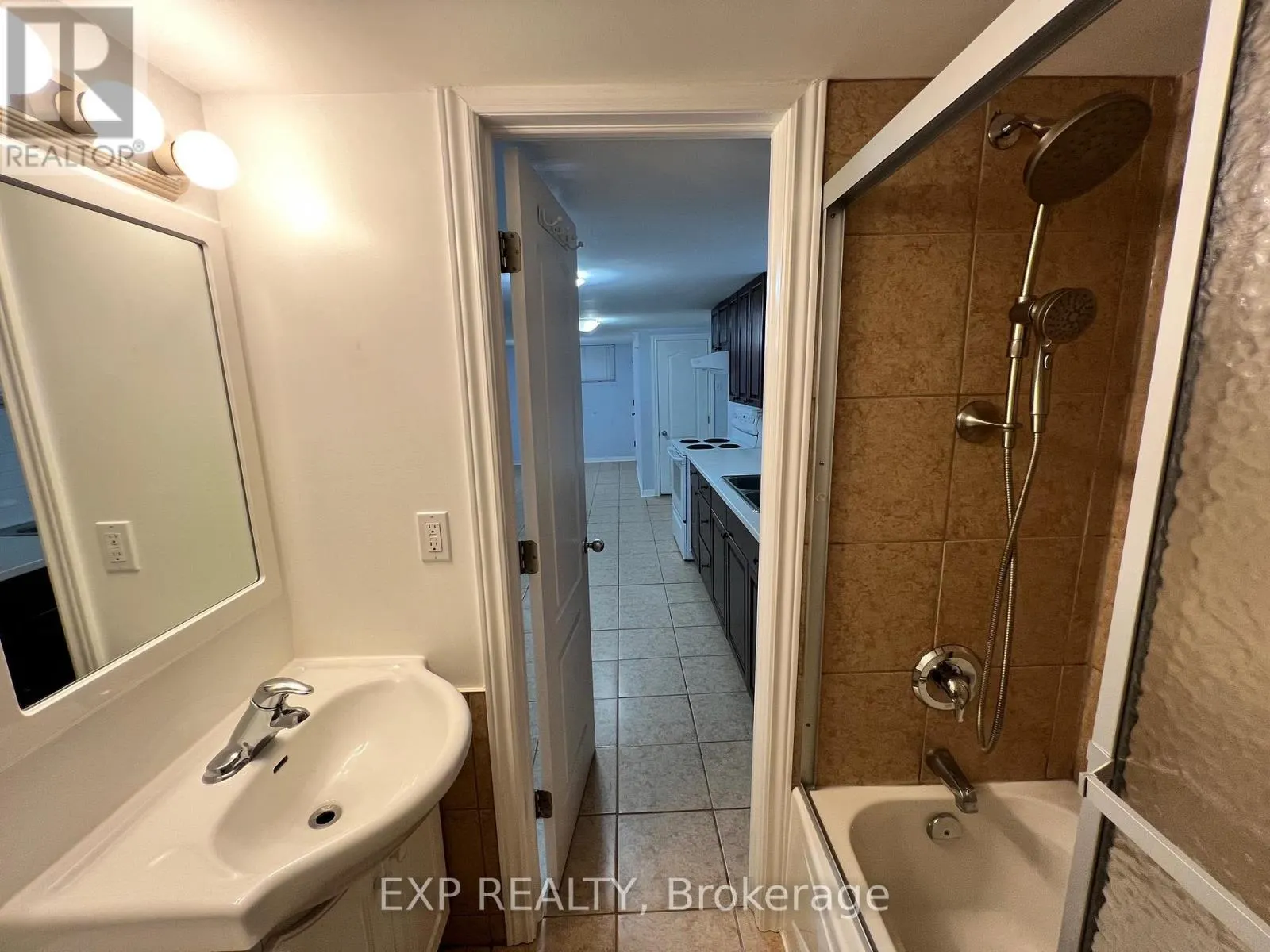 LOWER - 205 SIMCOE ROAD