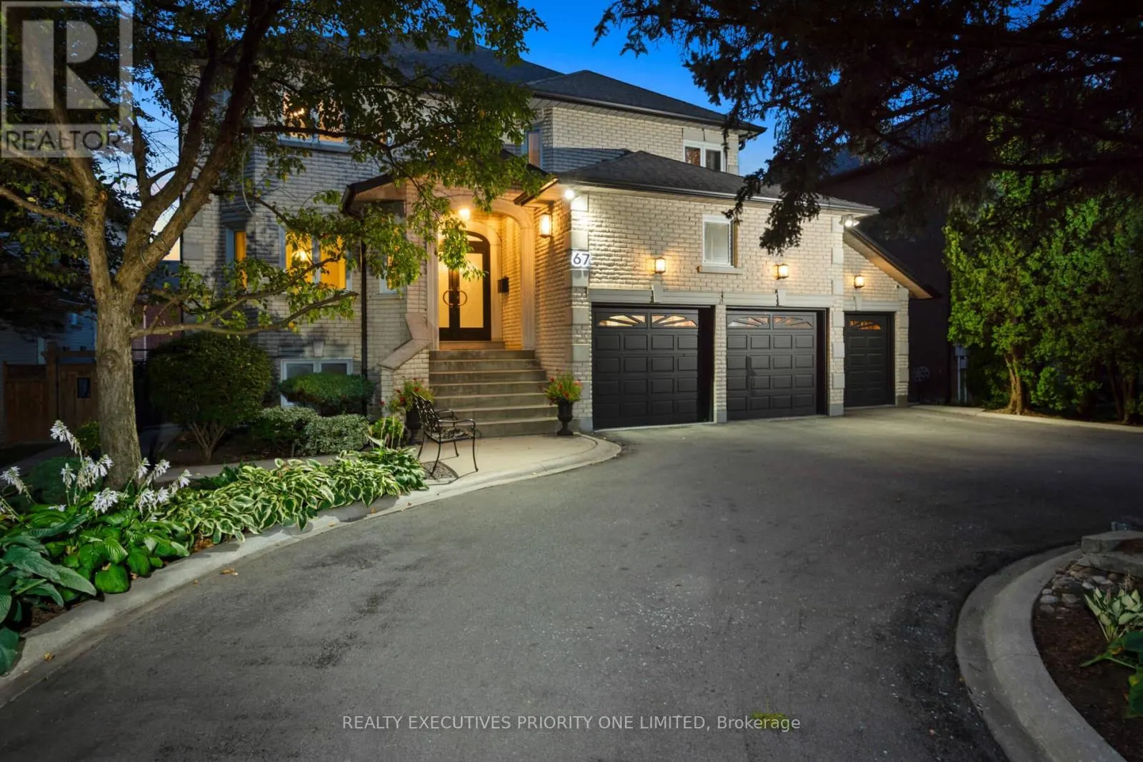 67 STOCKDALE CRESCENT