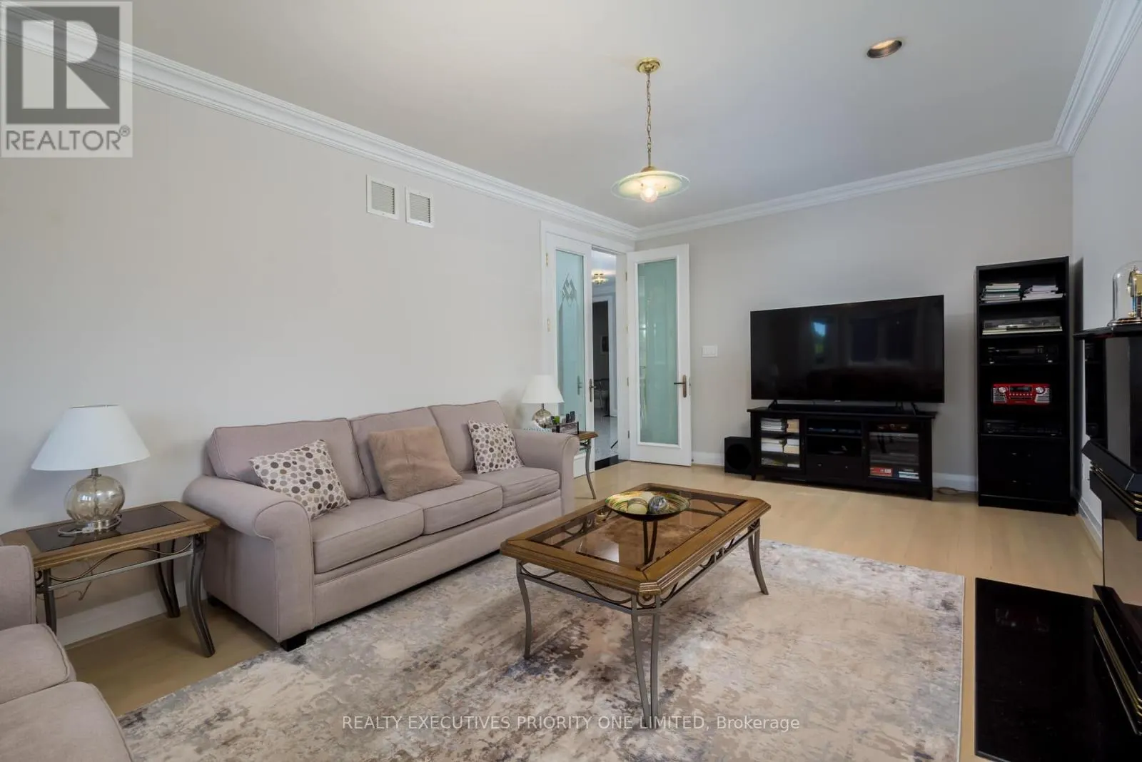 67 STOCKDALE CRESCENT
