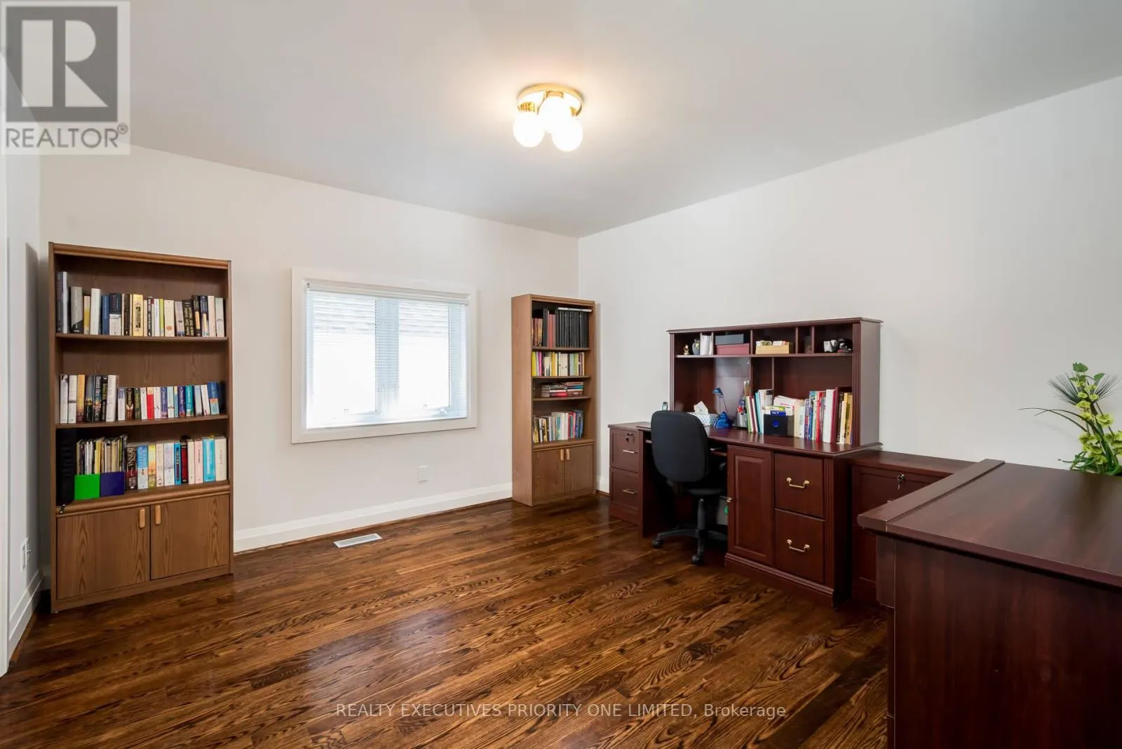 67 STOCKDALE CRESCENT
