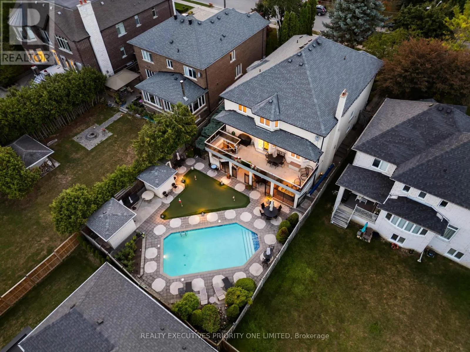 67 STOCKDALE CRESCENT
