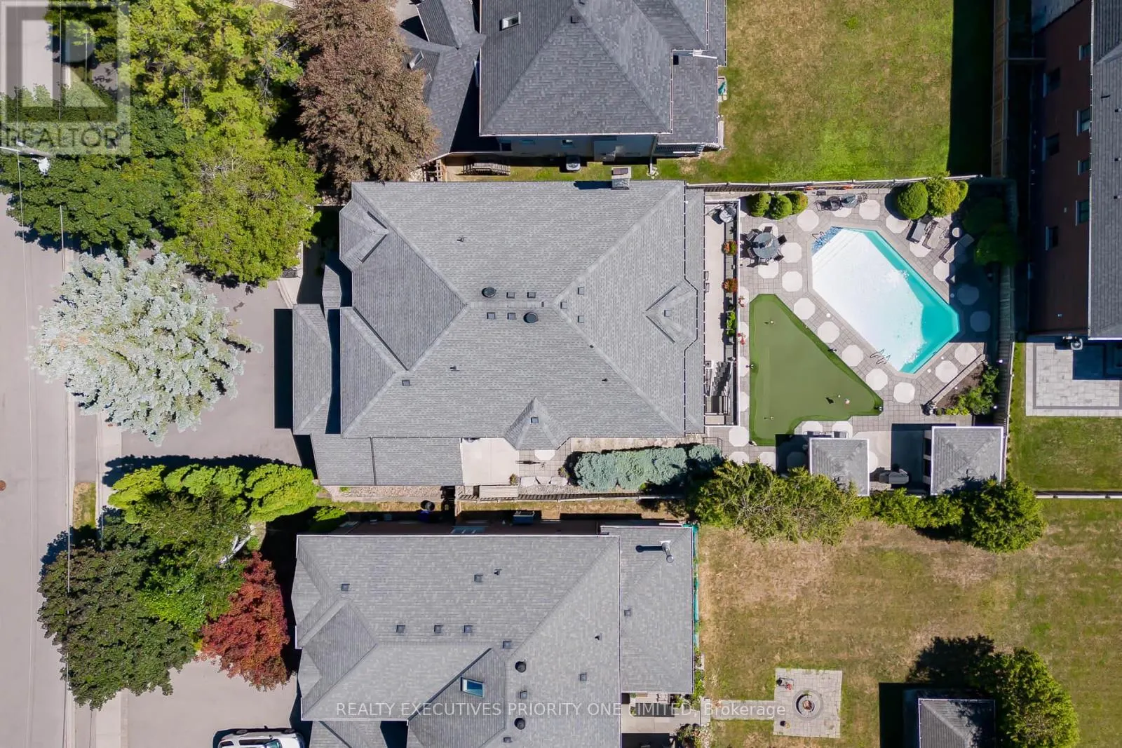 67 STOCKDALE CRESCENT