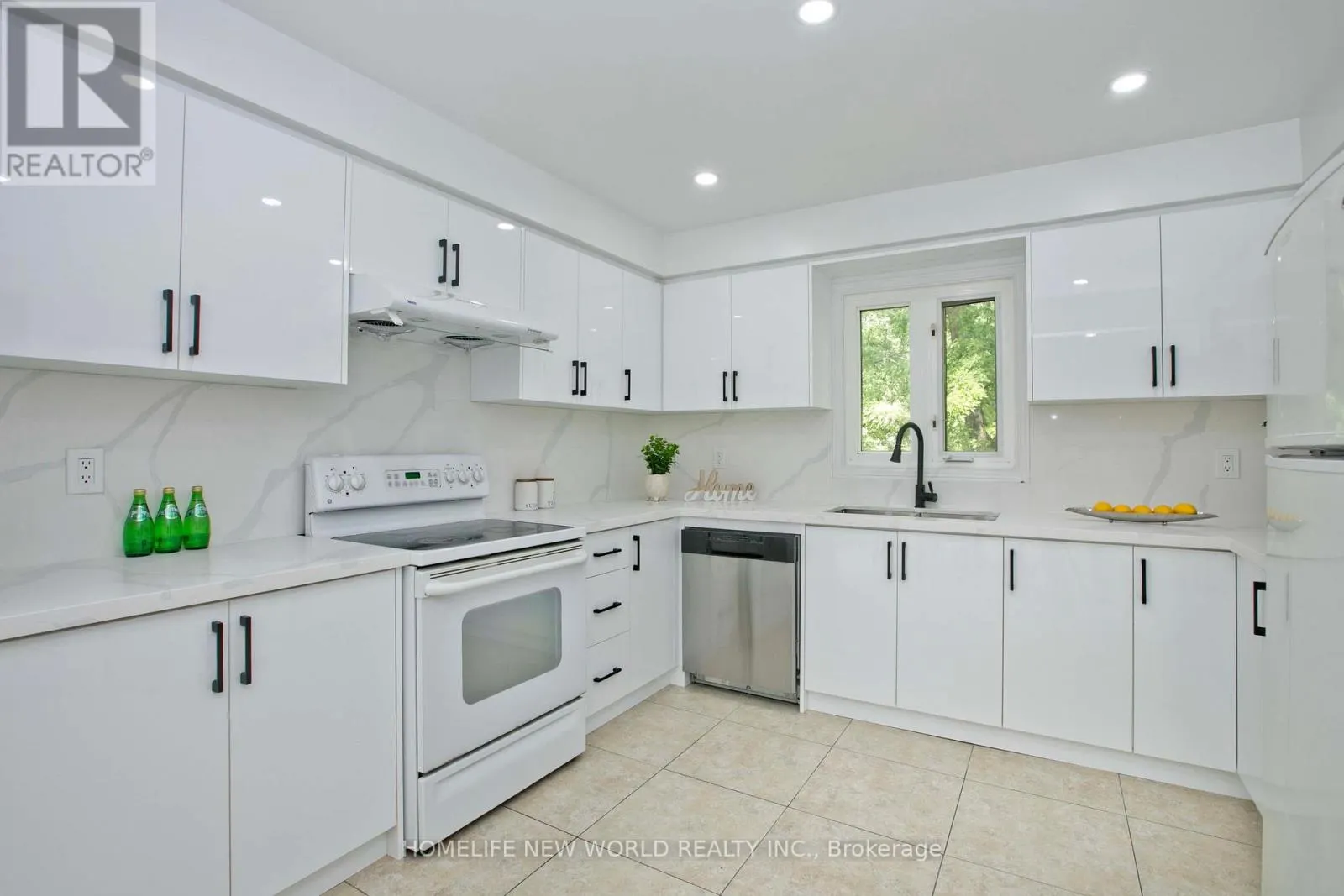 94 WELDRICK ROAD E