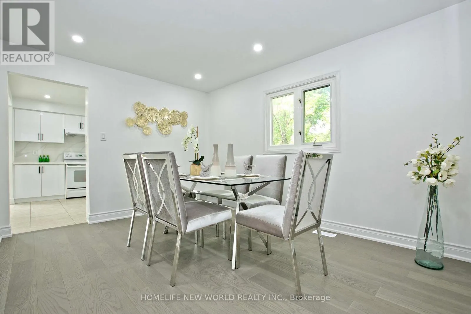 94 WELDRICK ROAD E