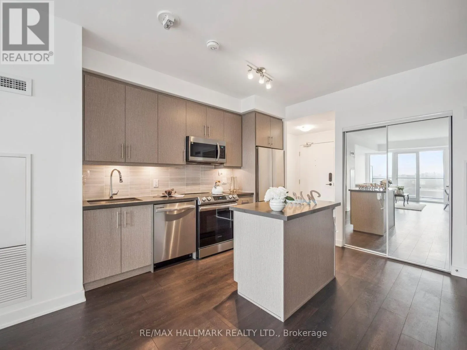 2708 - 105 ONEIDA CRESCENT