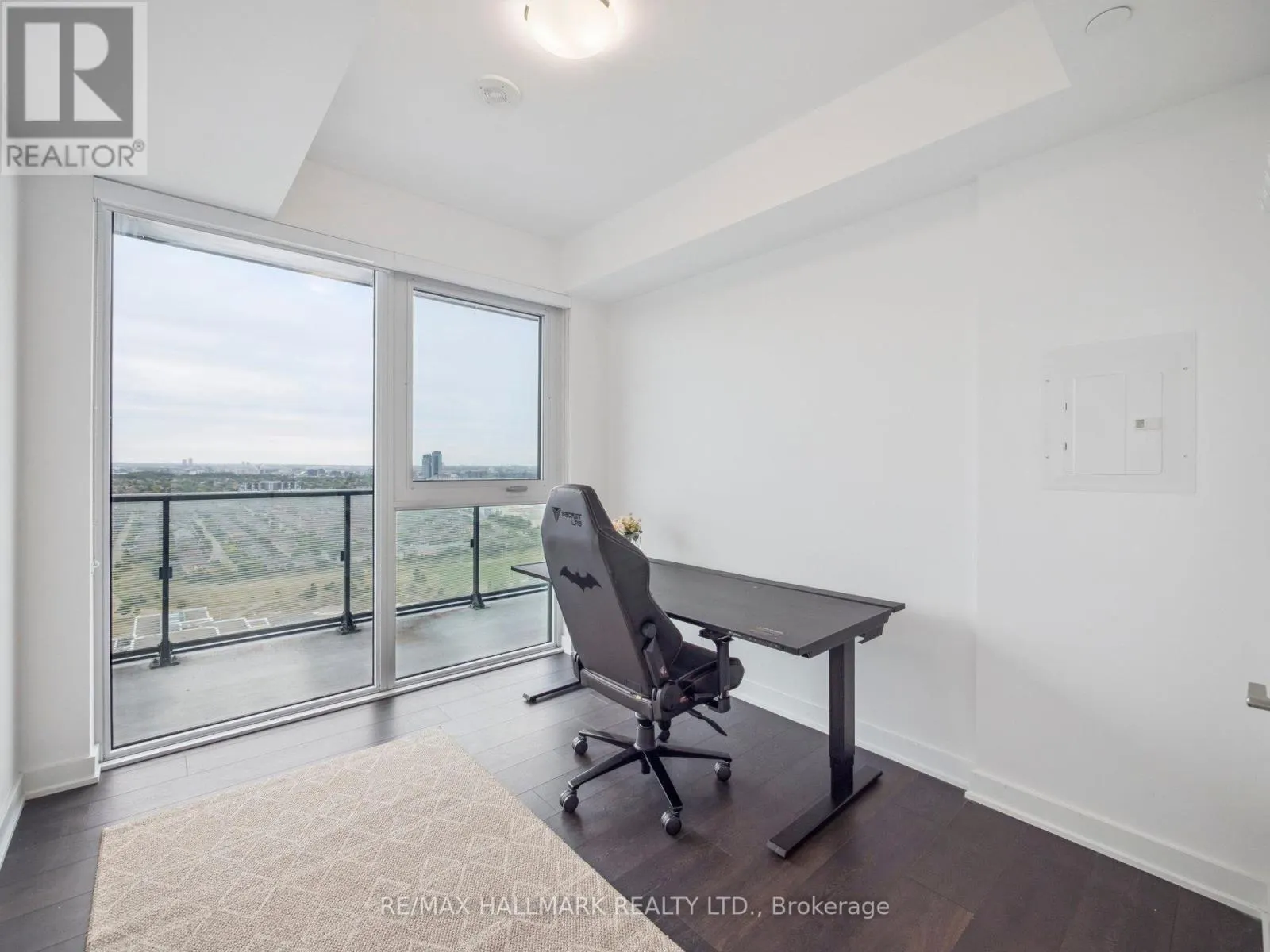 2708 - 105 ONEIDA CRESCENT