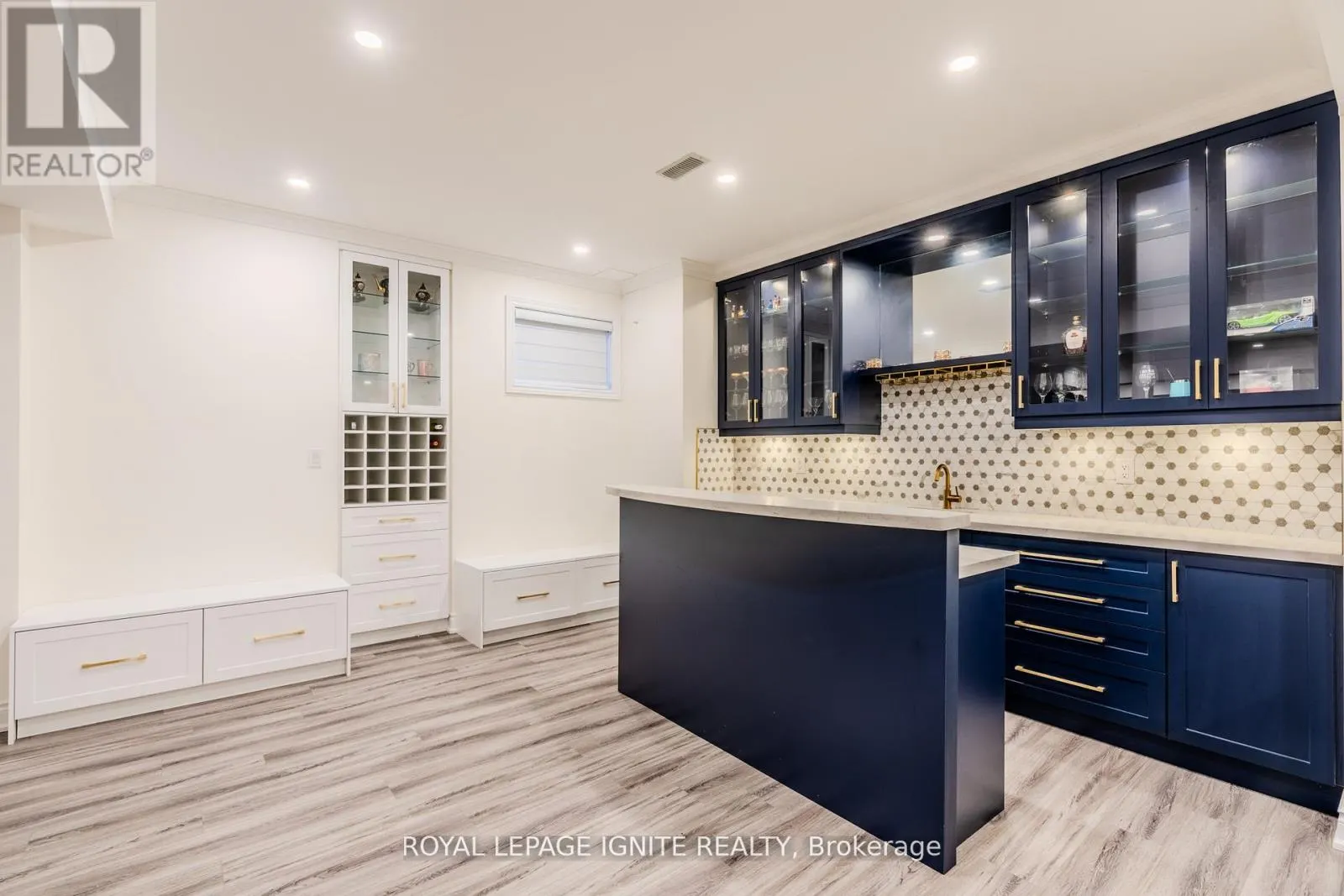73 KENTWOOD CRESCENT