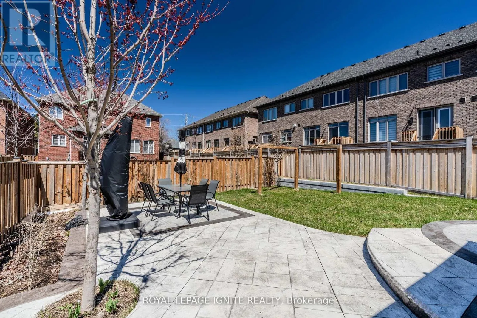 73 KENTWOOD CRESCENT