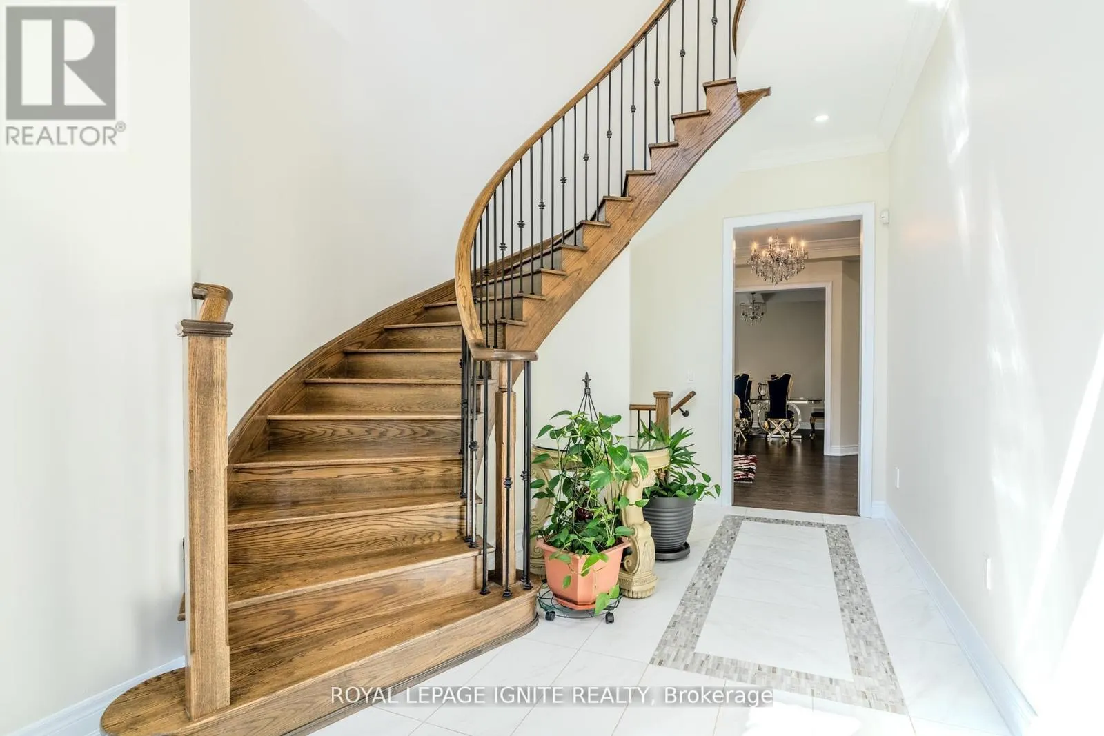 73 KENTWOOD CRESCENT