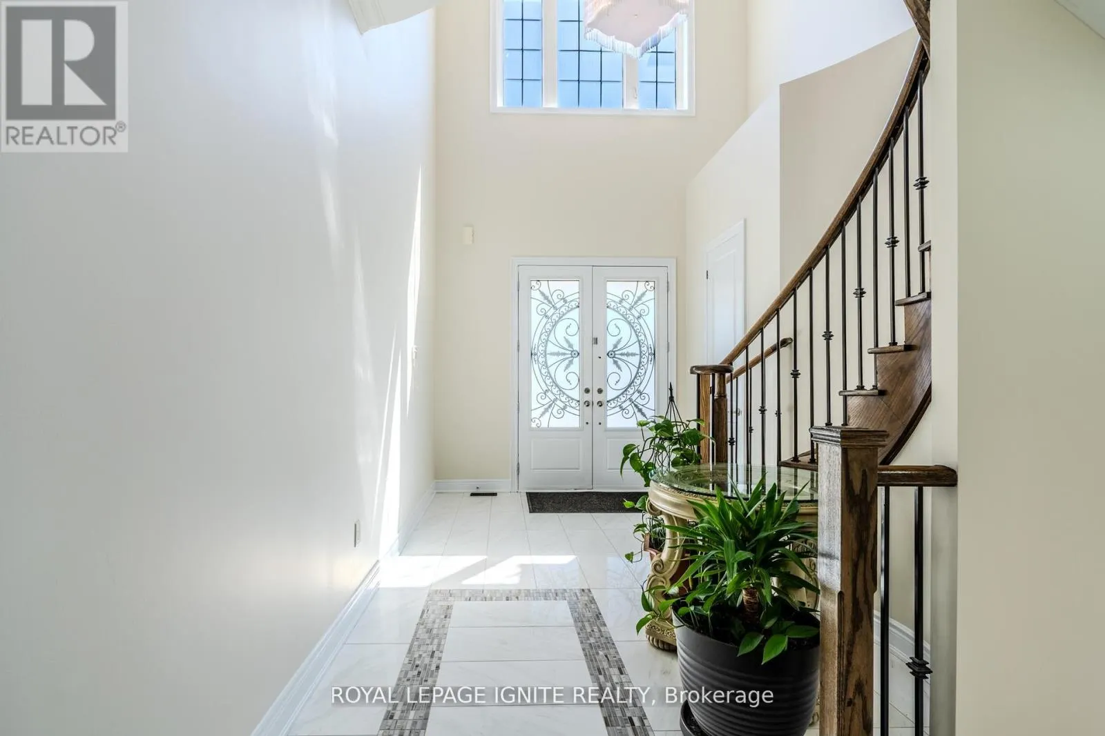 73 KENTWOOD CRESCENT