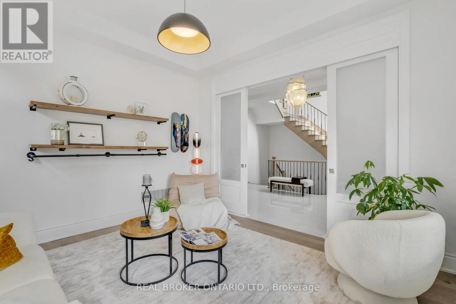 18 RIDGEPOINT ROAD