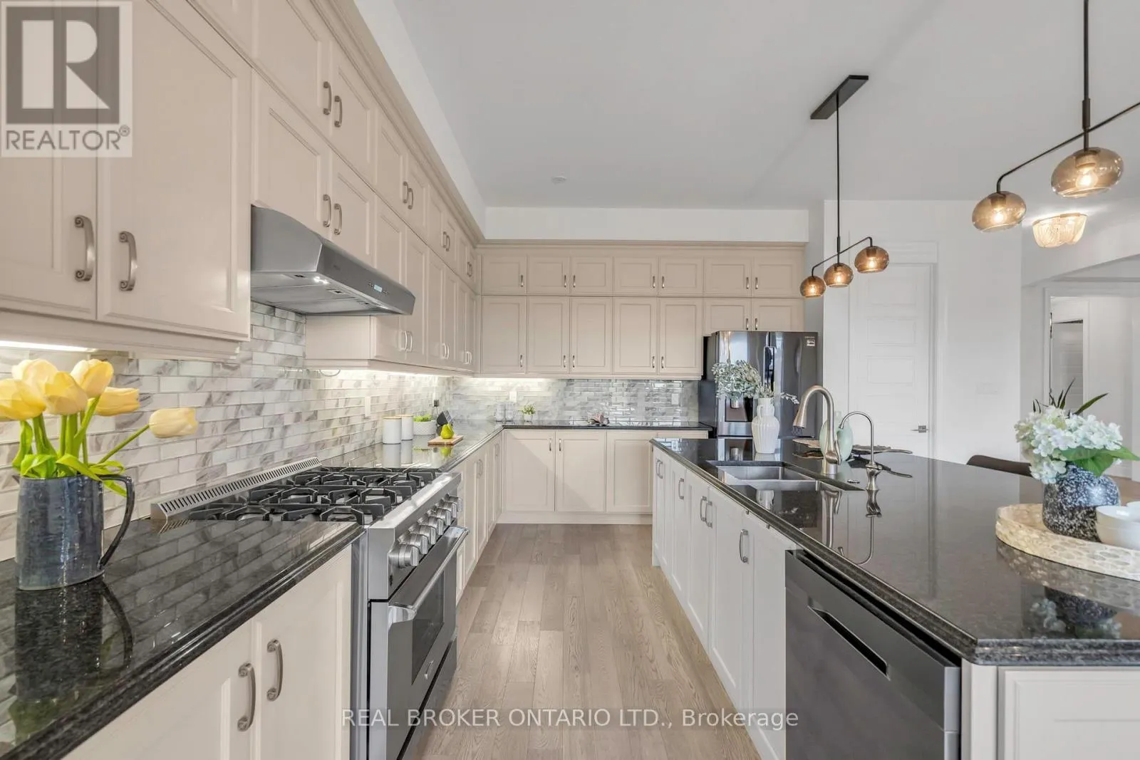 18 RIDGEPOINT ROAD
