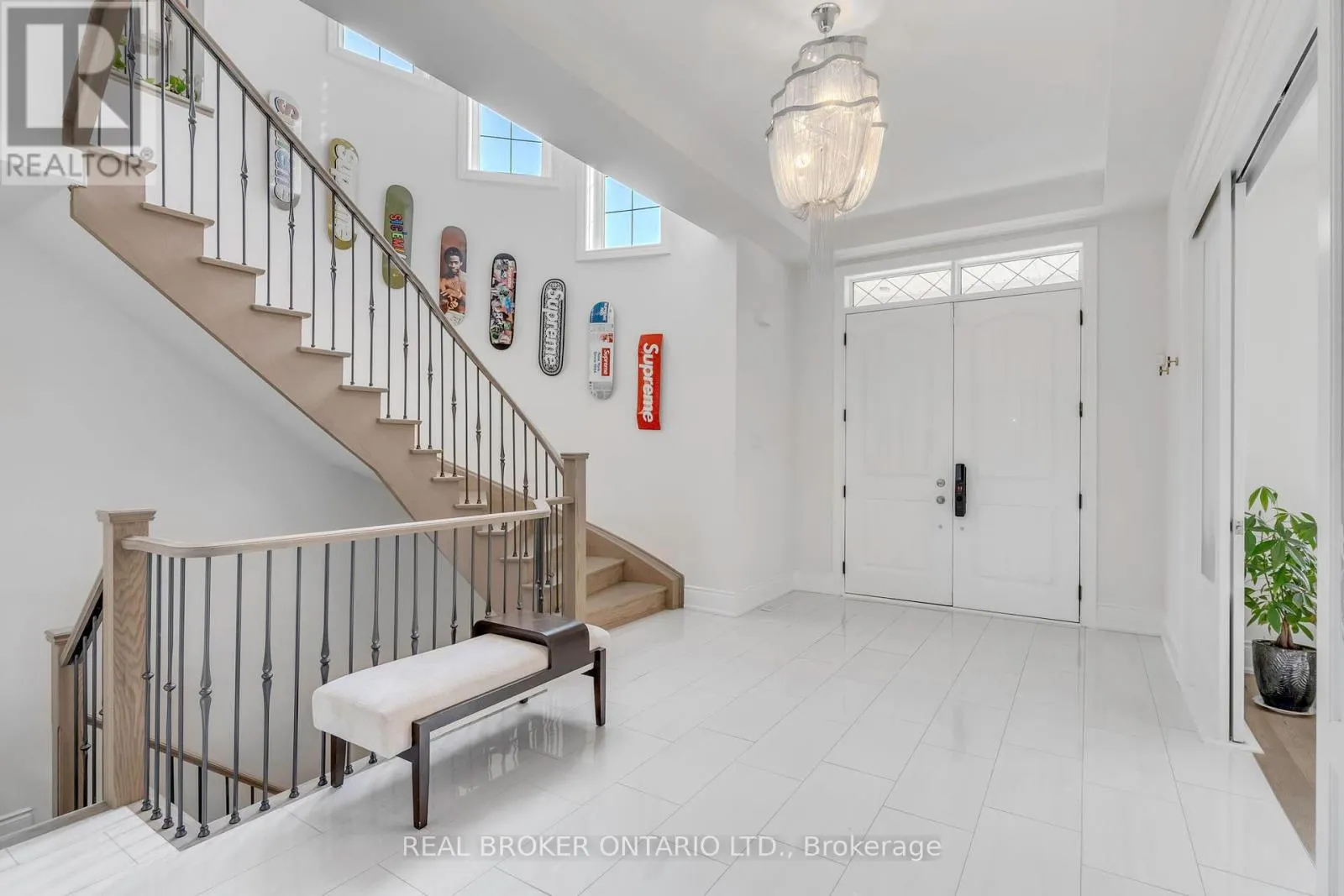18 RIDGEPOINT ROAD