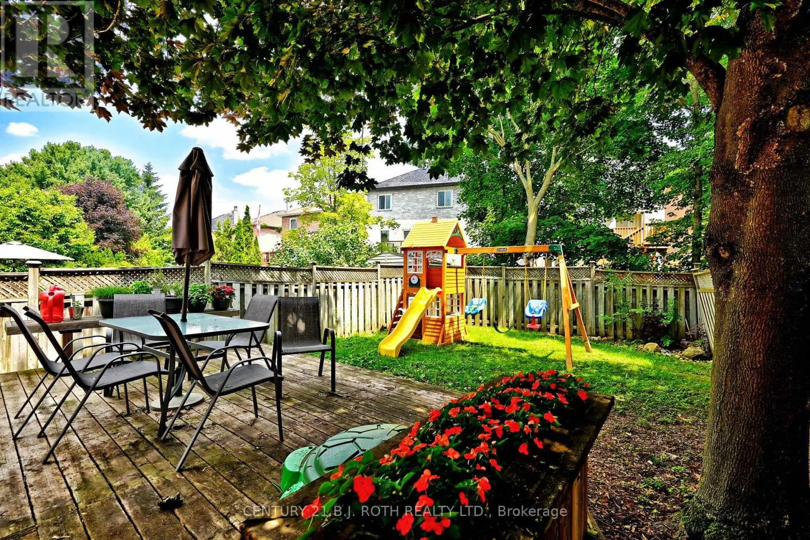 99 SANDFIELD DRIVE