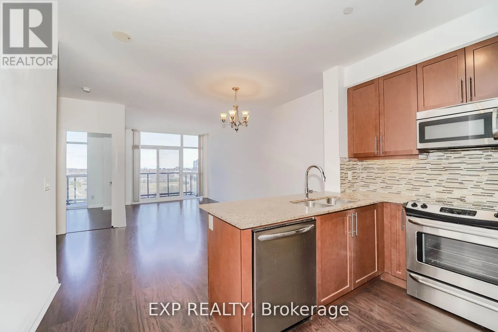 1011 - 55 ONEIDA CRESCENT