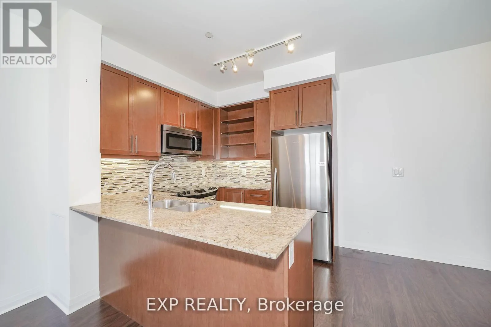1011 - 55 ONEIDA CRESCENT