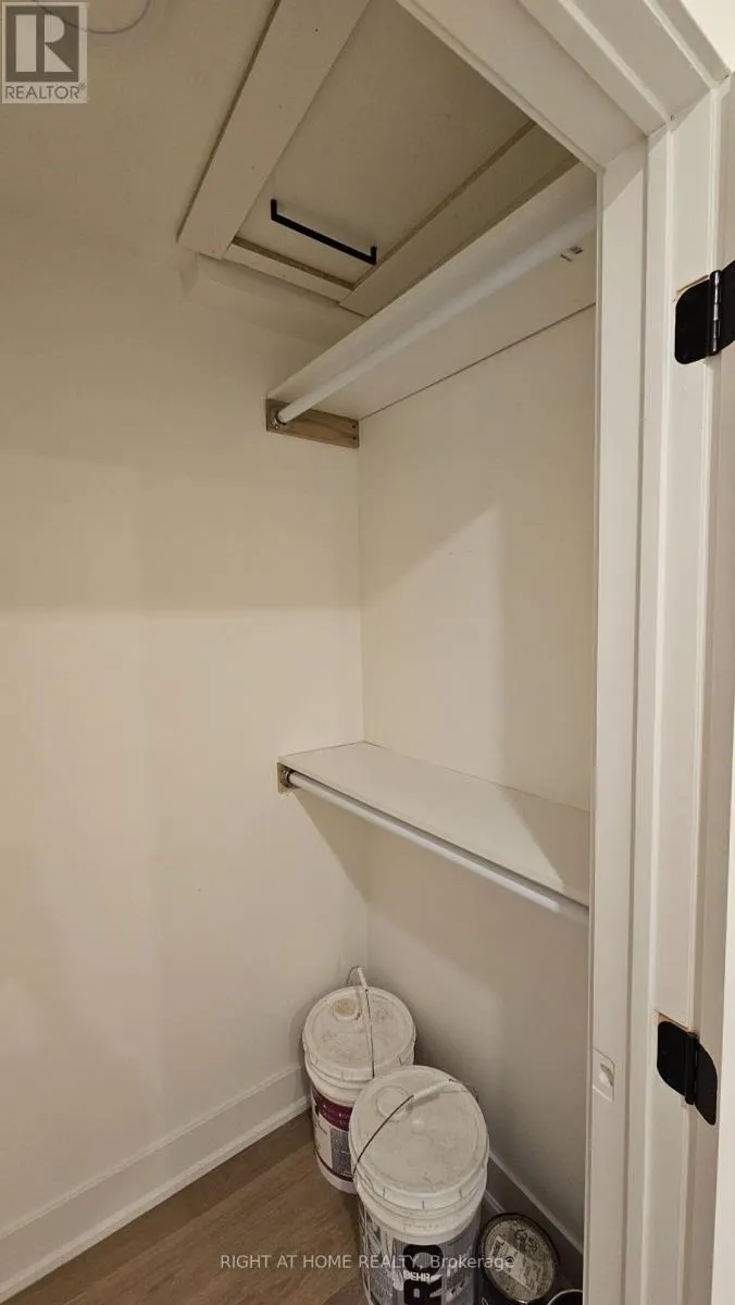SIDE UNIT - 2343 MOUNT ALBERT ROAD