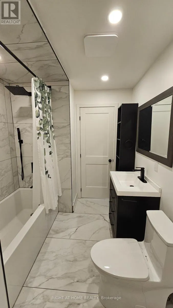 SIDE UNIT - 2343 MOUNT ALBERT ROAD