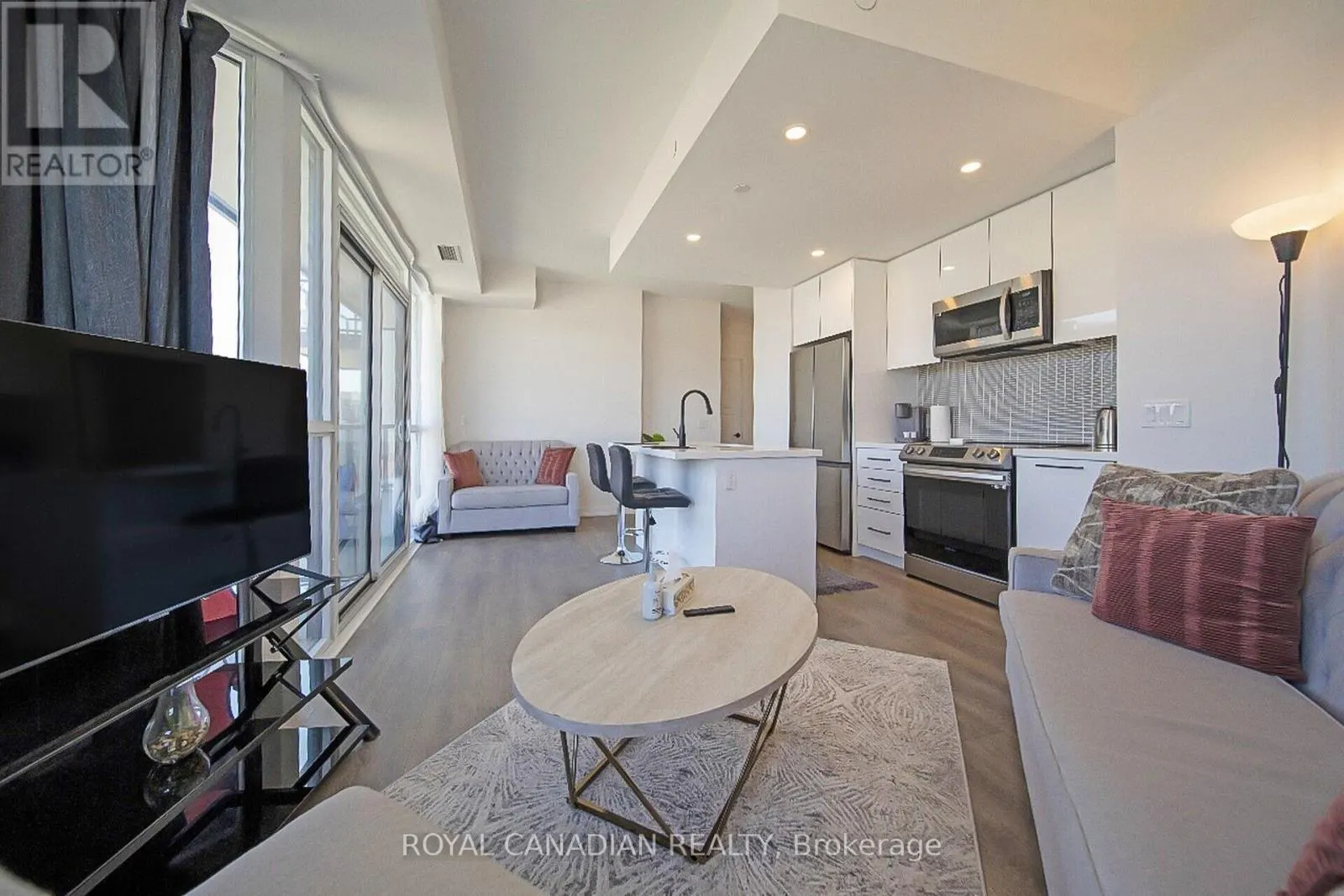 352 - 415 SEA RAY AVENUE