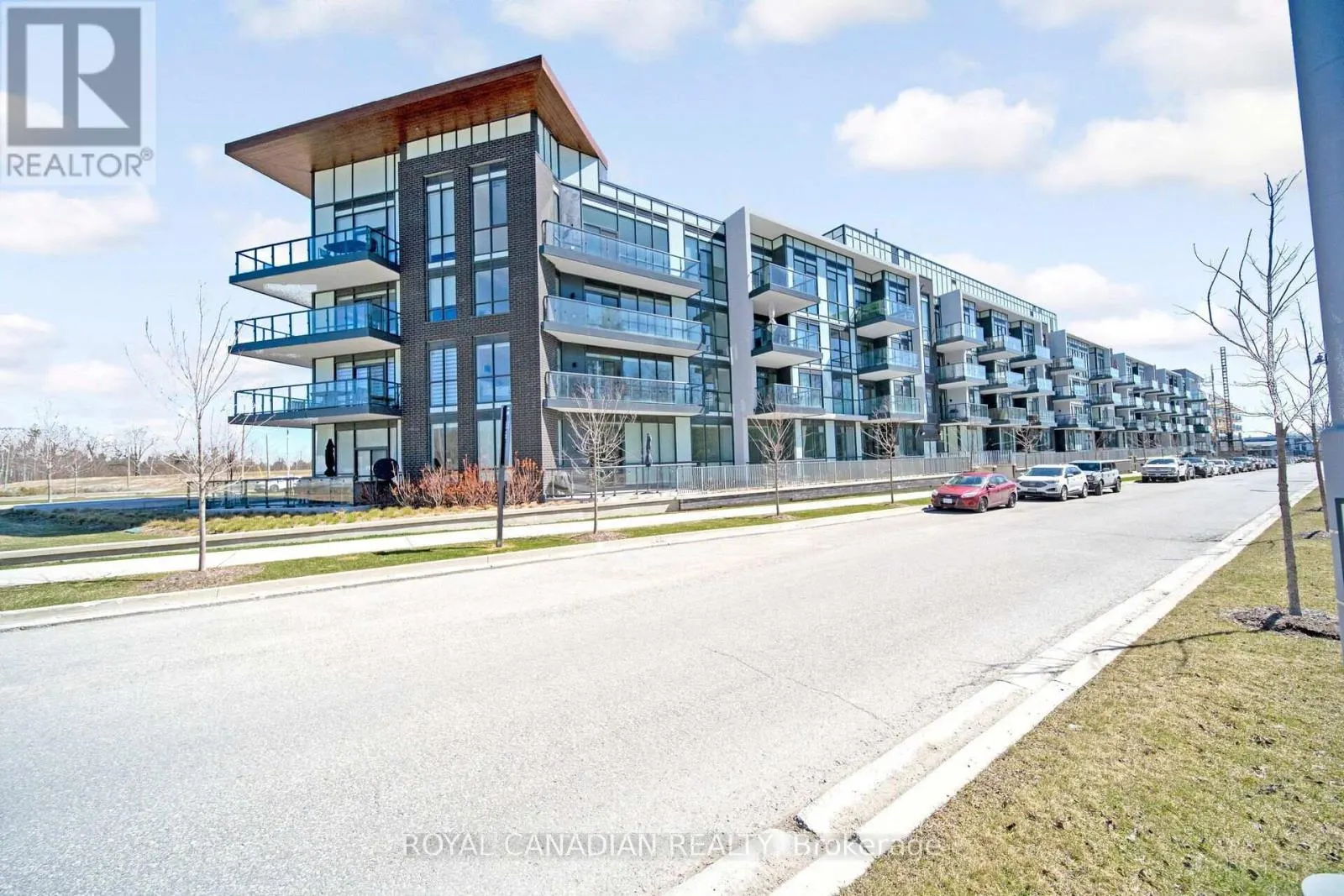 352 - 415 SEA RAY AVENUE