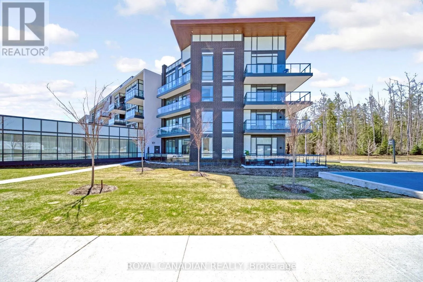 352 - 415 SEA RAY AVENUE