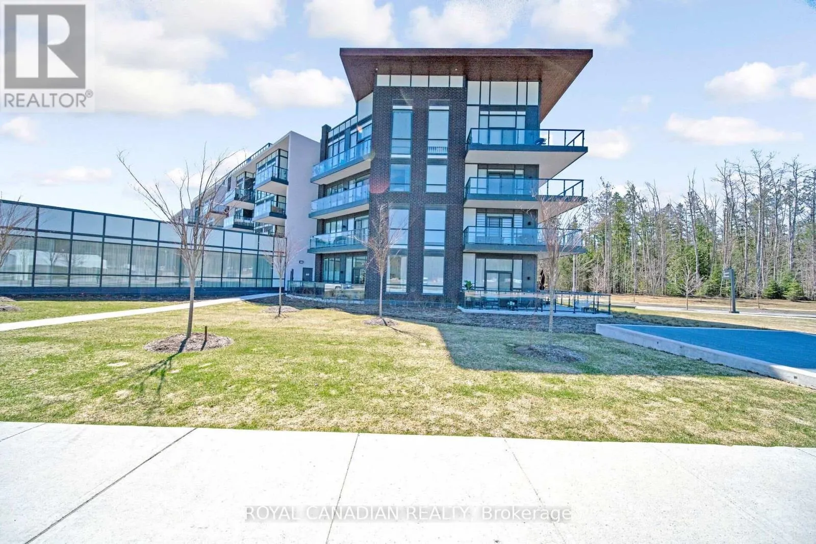 352 - 415 SEA RAY AVENUE