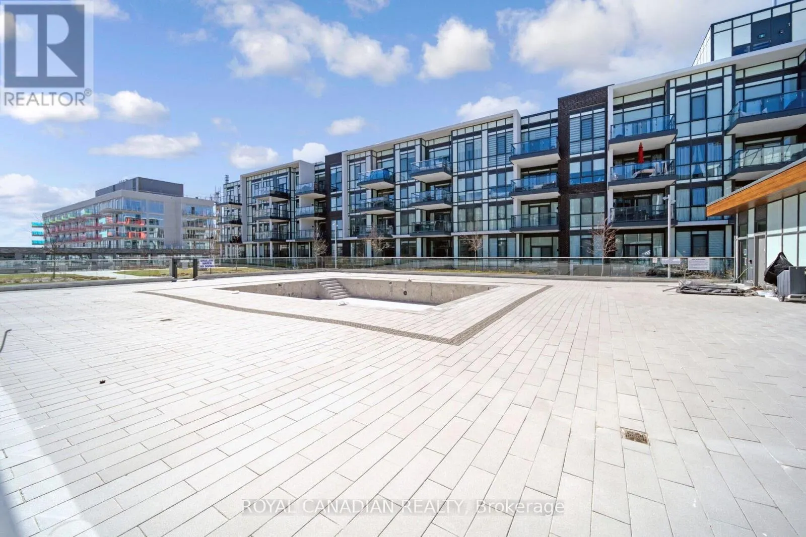352 - 415 SEA RAY AVENUE