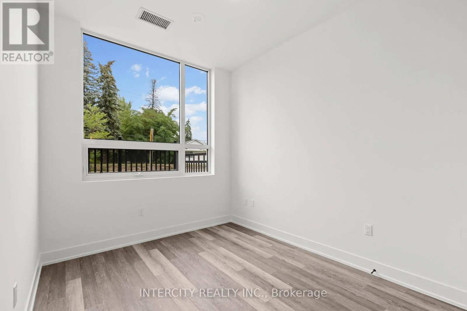 120 - 2075 KING ROAD
