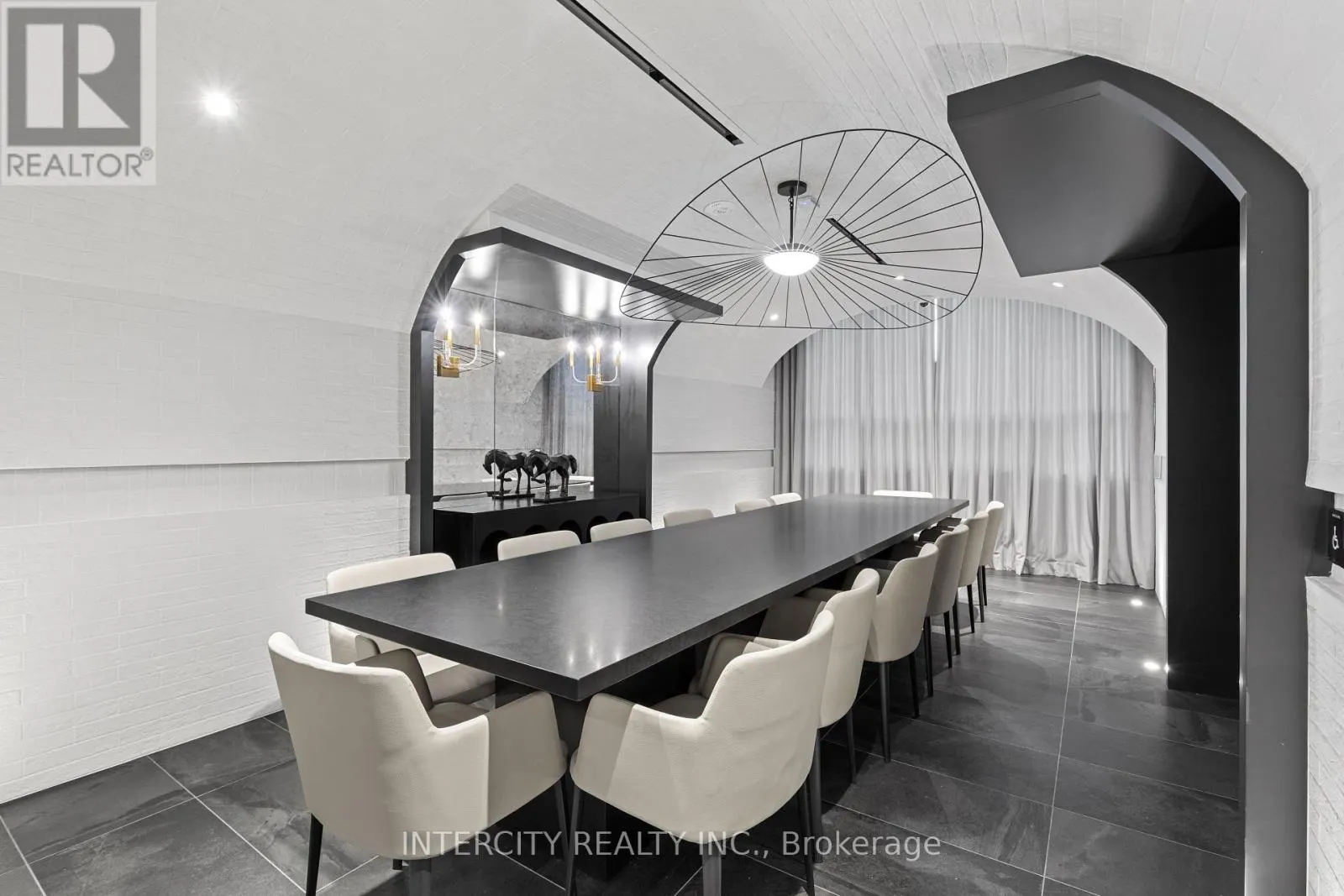 120 - 2075 KING ROAD