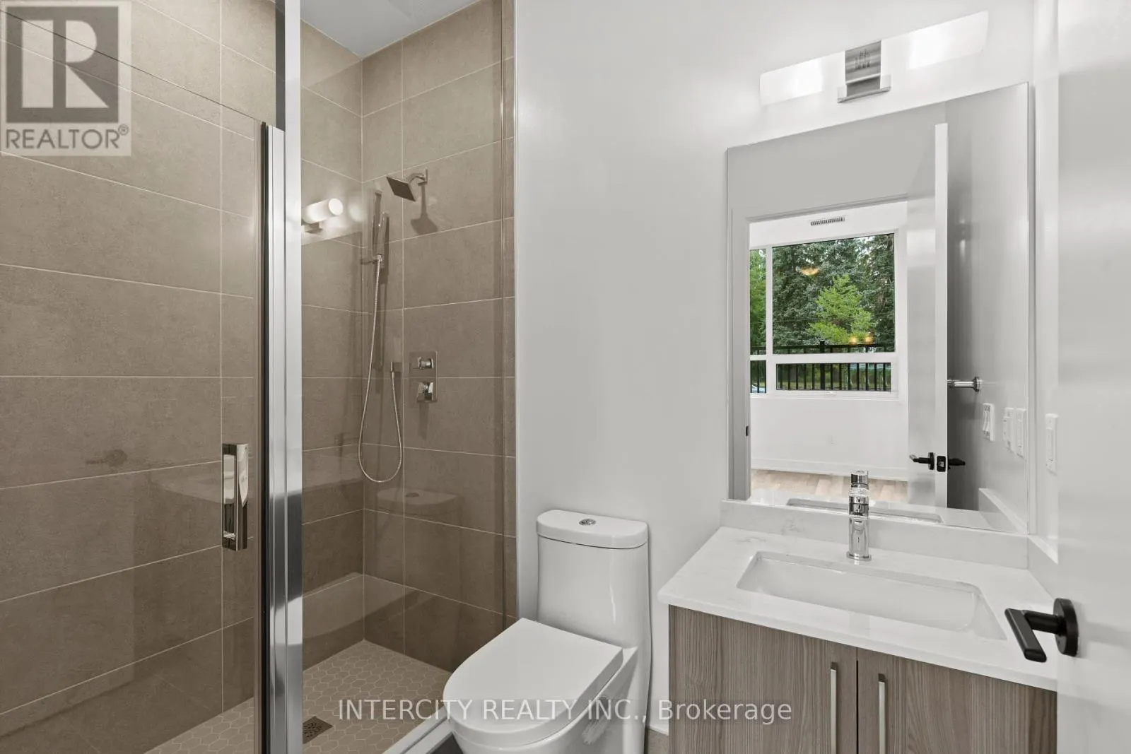 120 - 2075 KING ROAD