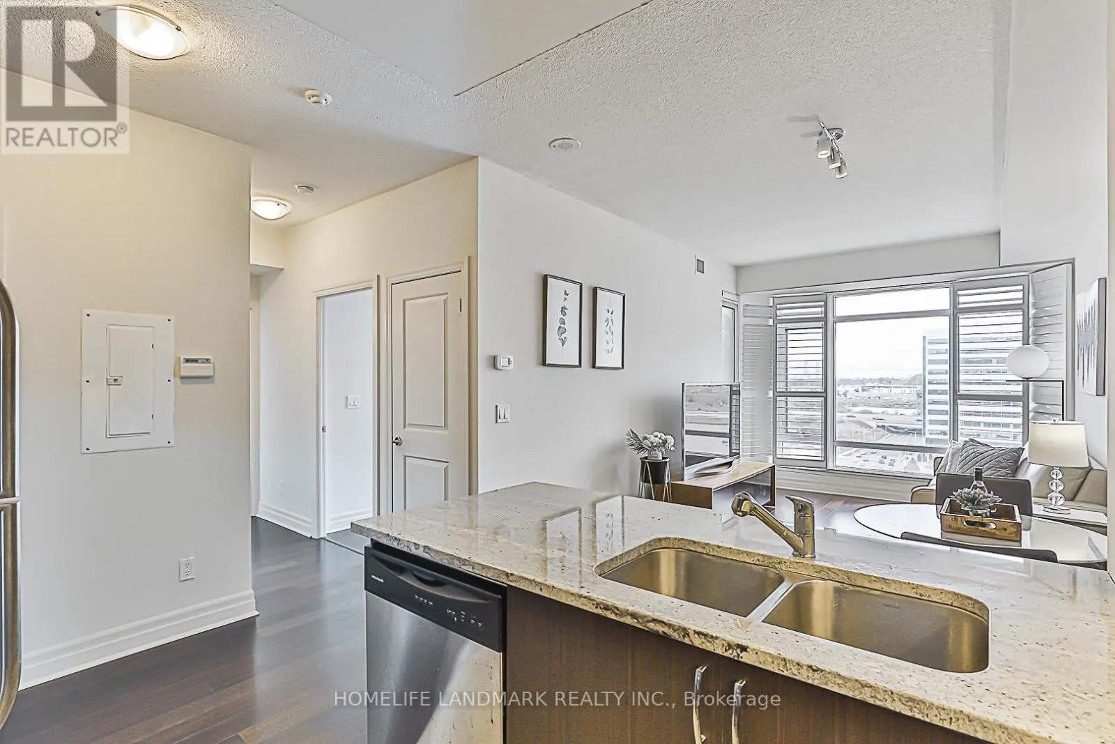 1102 - 8110 BIRCHMOUNT ROAD