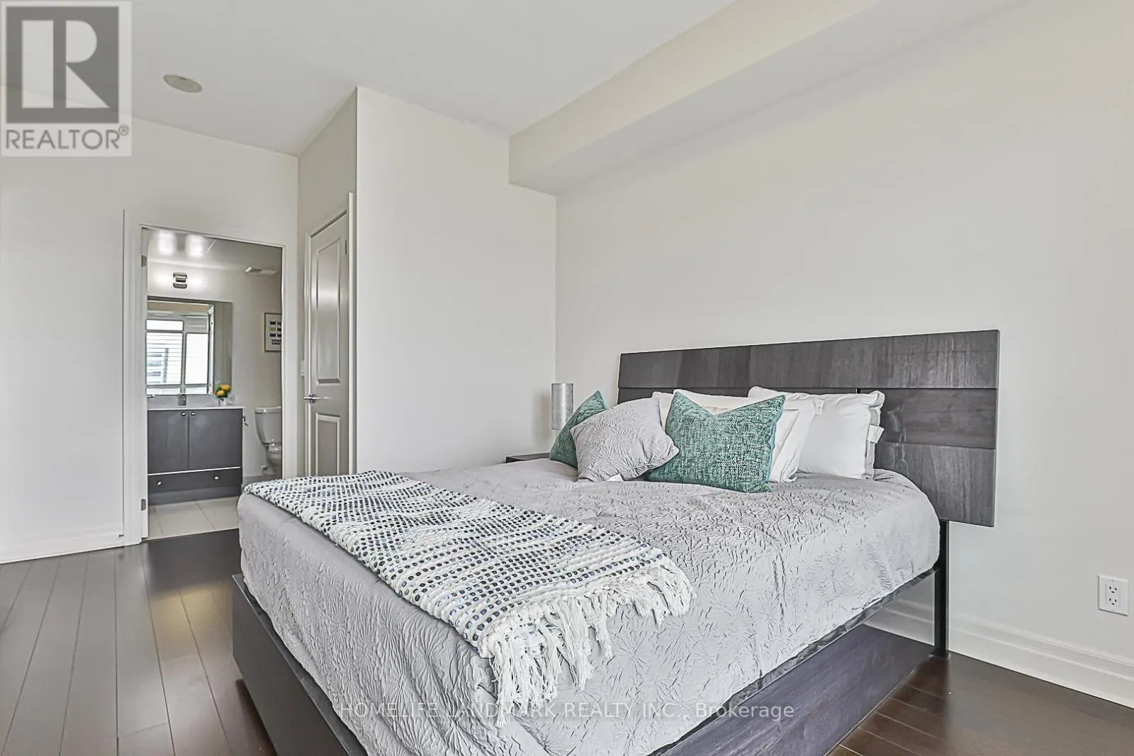 1102 - 8110 BIRCHMOUNT ROAD