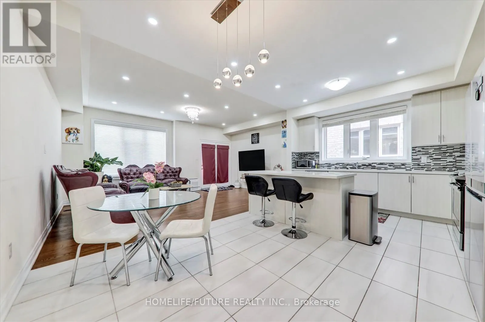 12 RYLER WAY