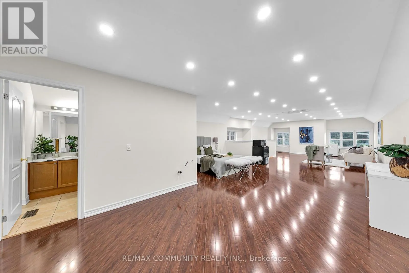 17 ROUGE BANK DRIVE