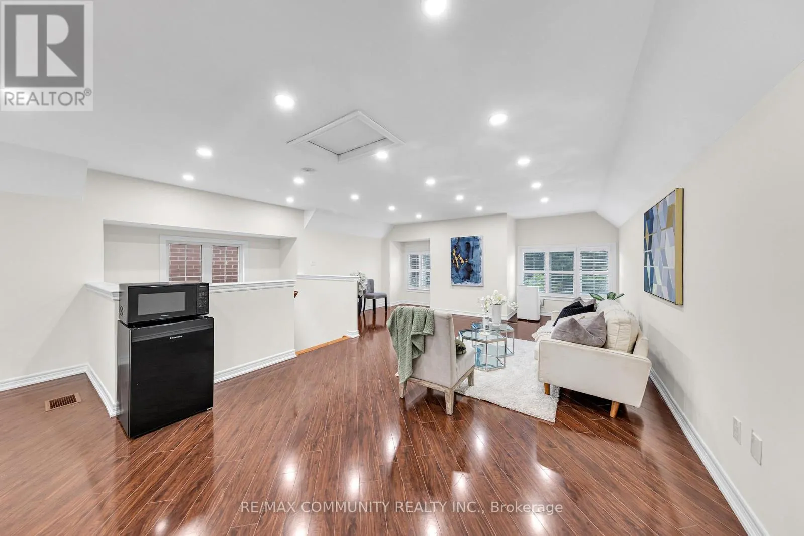 17 ROUGE BANK DRIVE