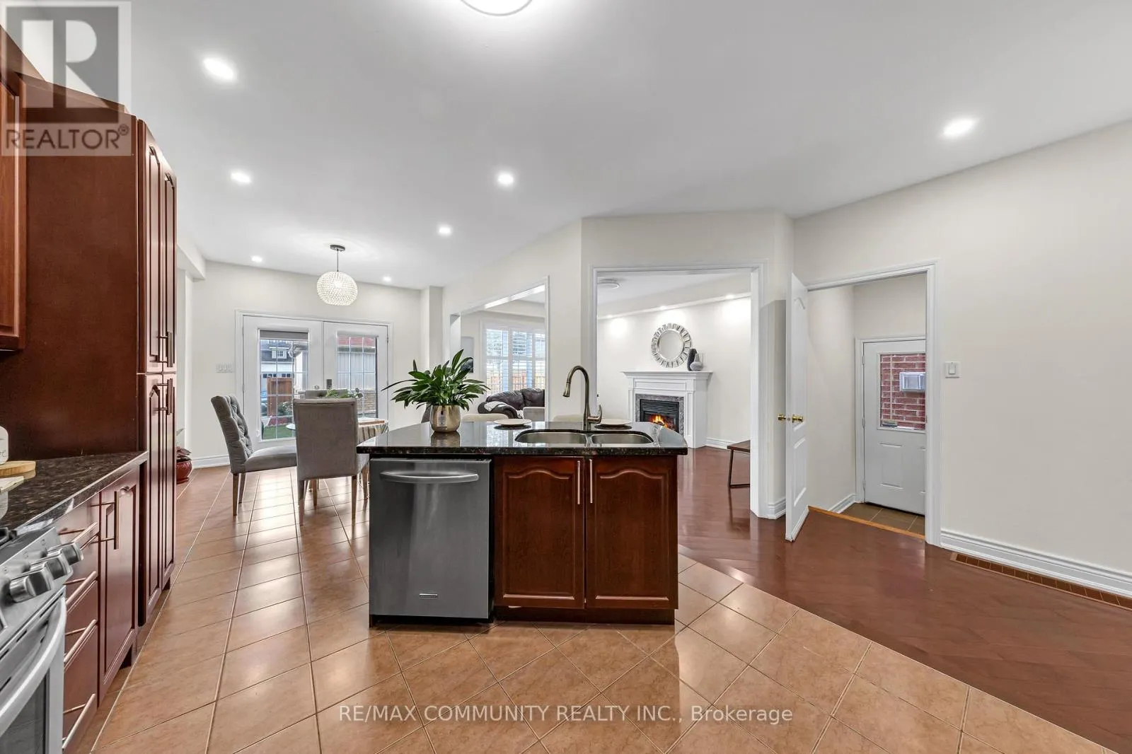 17 ROUGE BANK DRIVE