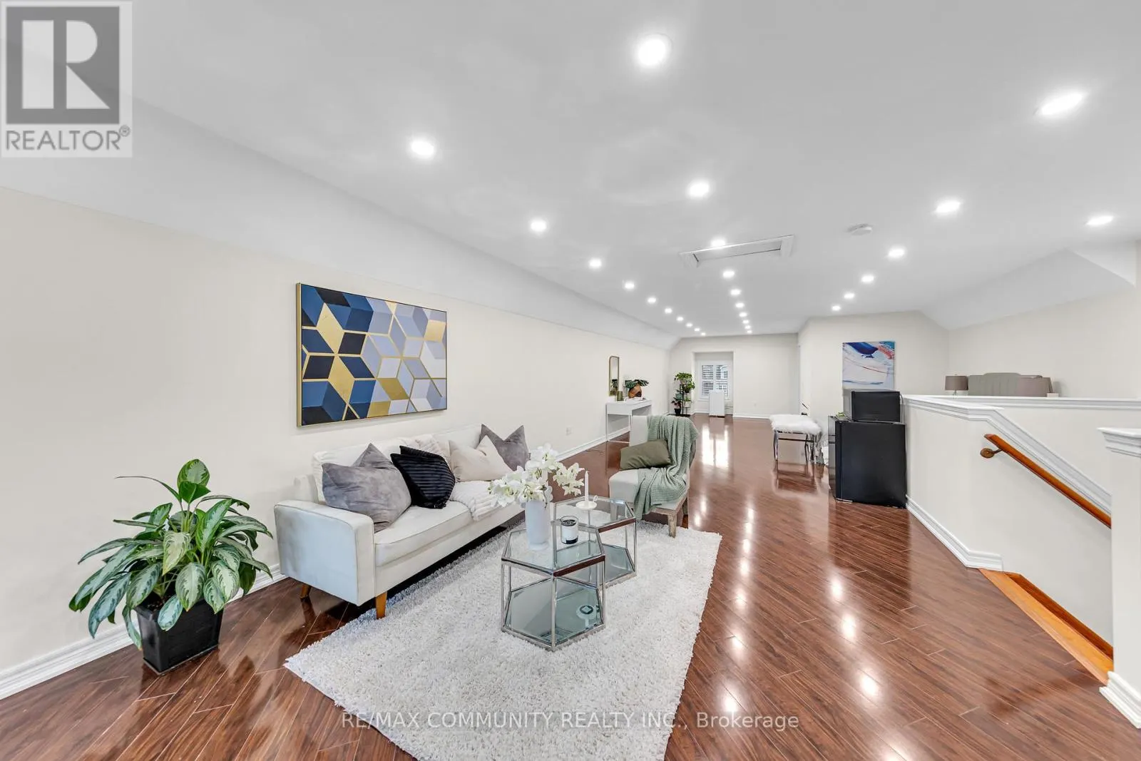 17 ROUGE BANK DRIVE