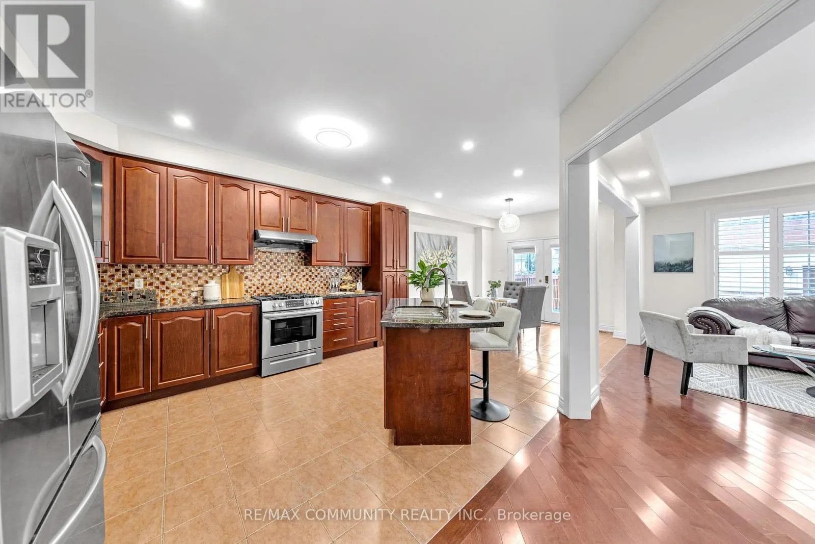 17 ROUGE BANK DRIVE
