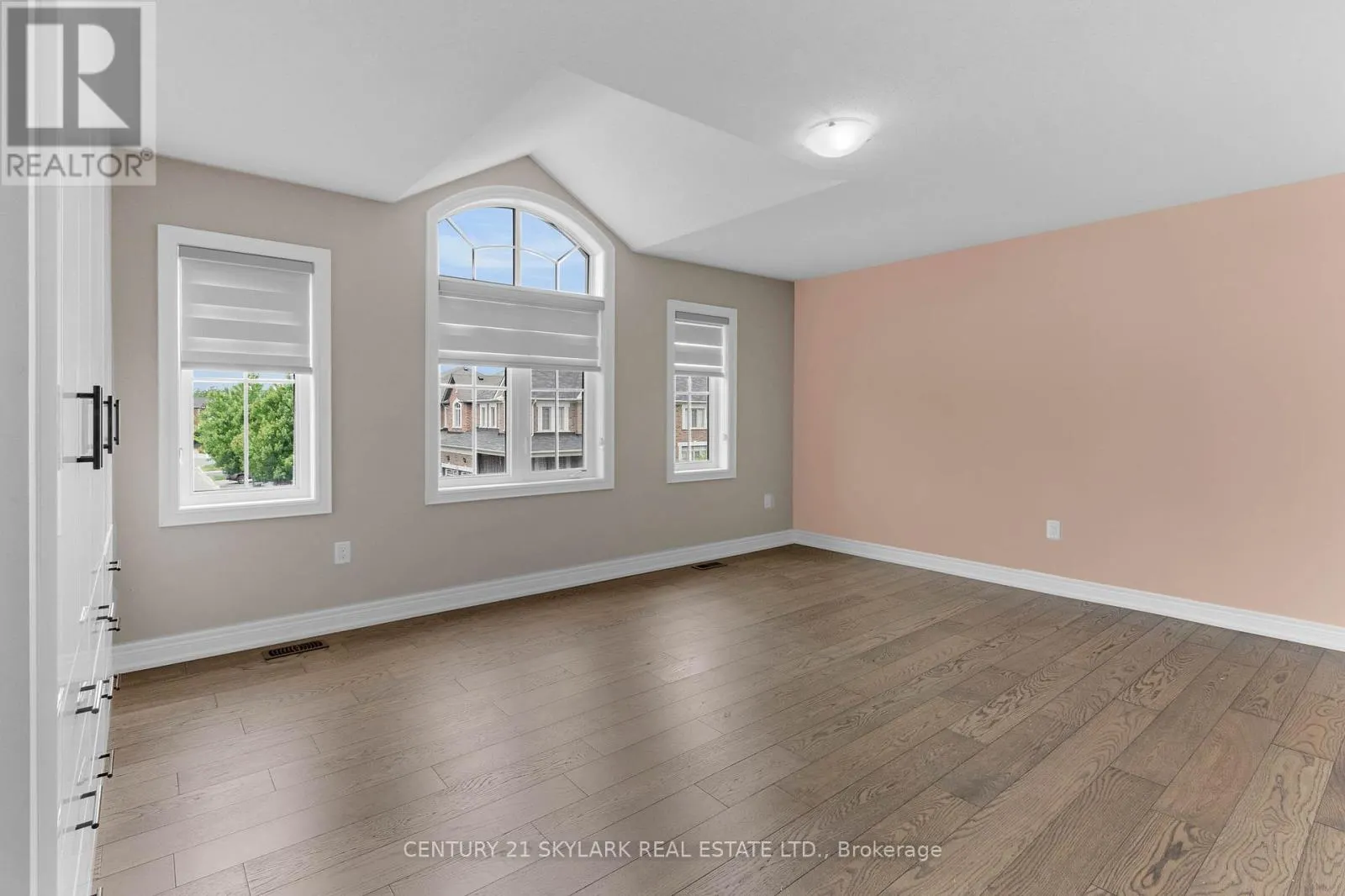 106 MCDONNELL CRESCENT
