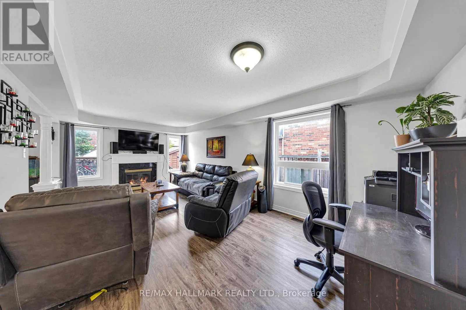22 CARNESS CRESCENT