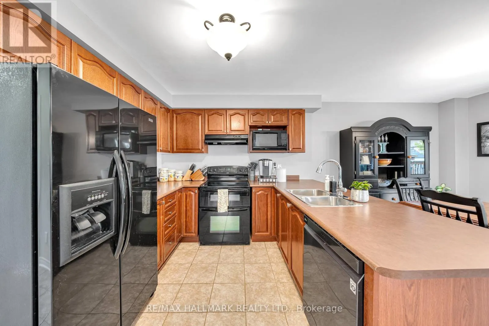 22 CARNESS CRESCENT