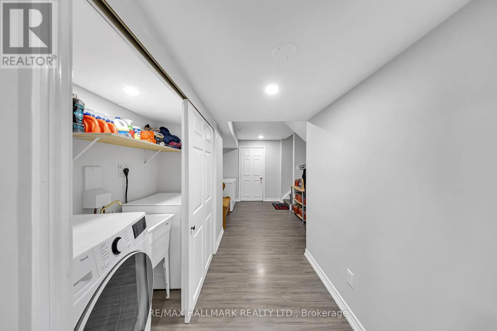 22 CARNESS CRESCENT