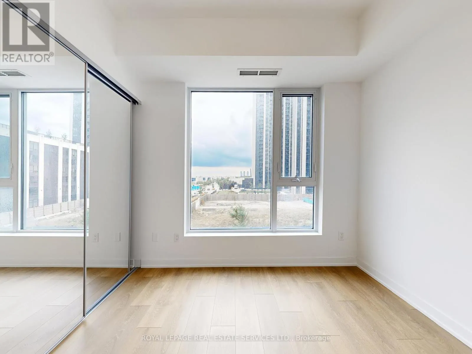 314 - 474 CALDARI ROAD