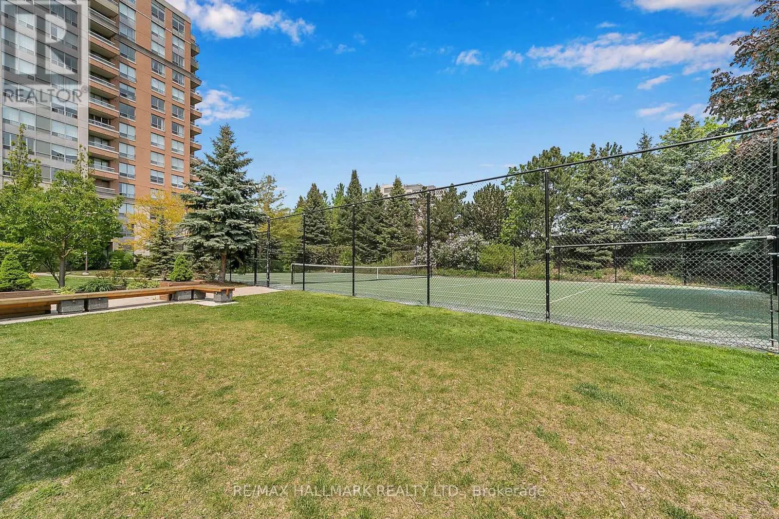 615 - 29 NORTHERN HTS DRIVE N