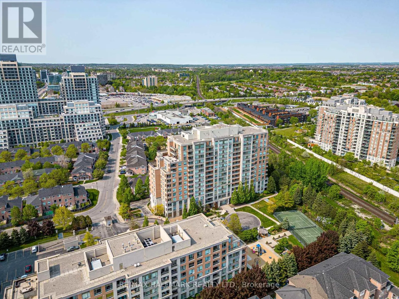 615 - 29 NORTHERN HTS DRIVE N