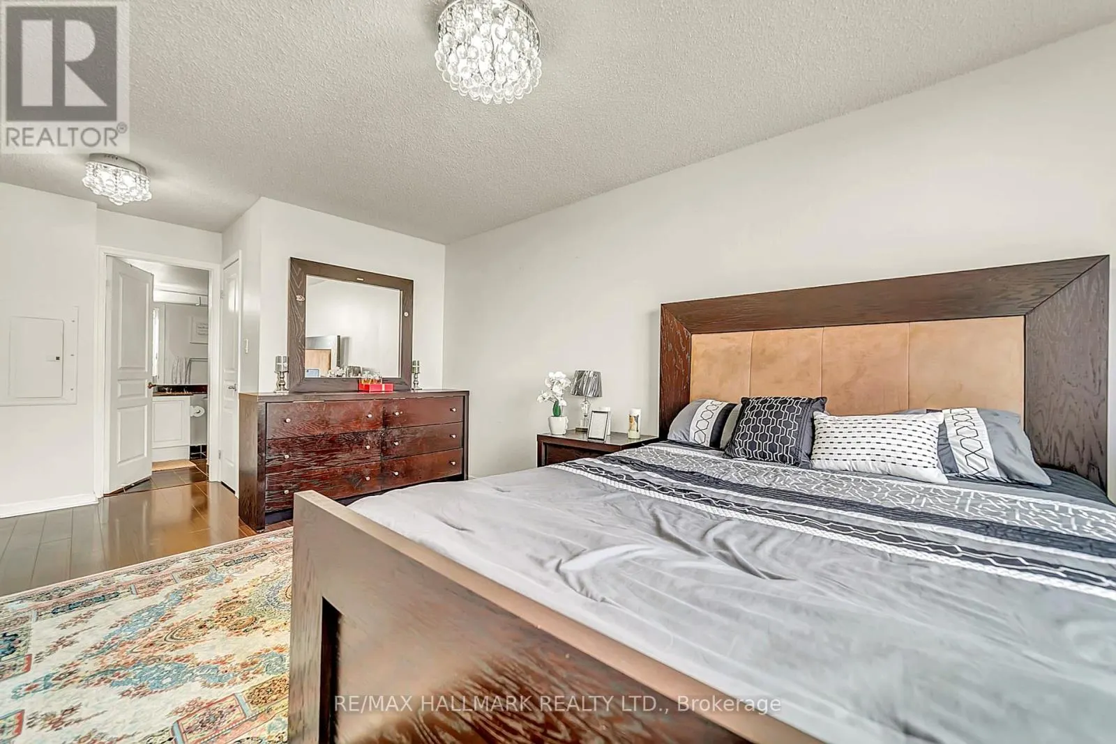 615 - 29 NORTHERN HTS DRIVE N